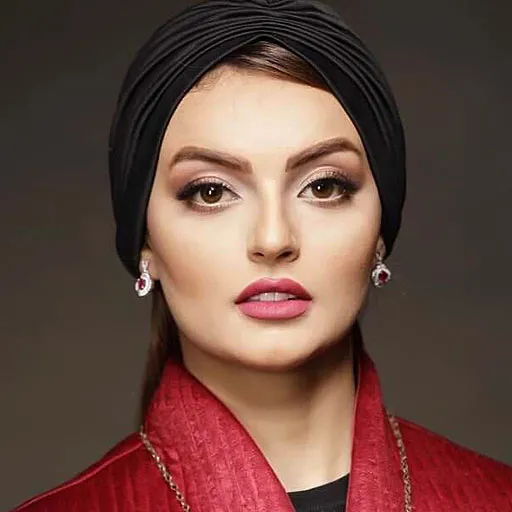 نیلوفر پارسا